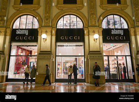 gucci store in milan italy.